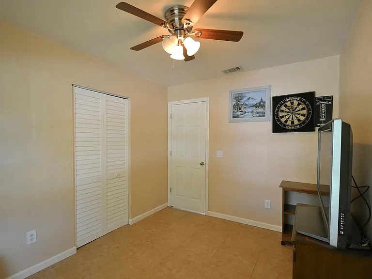 1018 Colonnade Ave SE — Photo 9