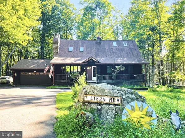 7 Libra Mew, Lake Ariel, PA 18436