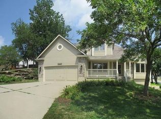 1323 SW Granite Creek Dr, Blue Springs, MO 64015