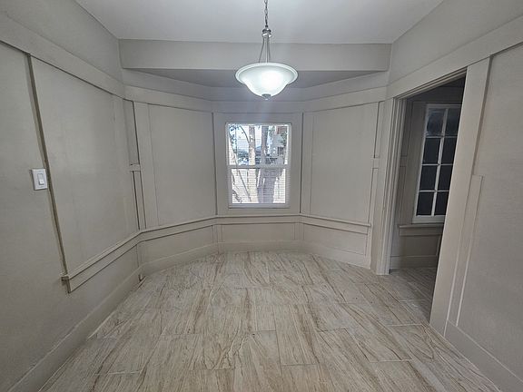 5th image of 419 S Lincoln St #A