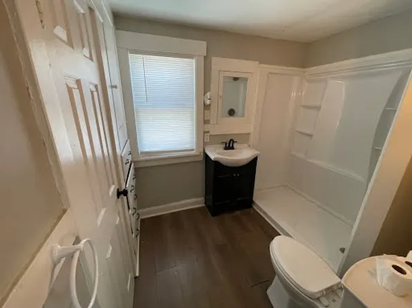 530 Rosemont Ct NW, Canton, OH 44708