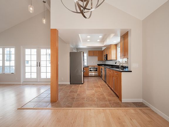4th image of 516-5 Marguerite Ave