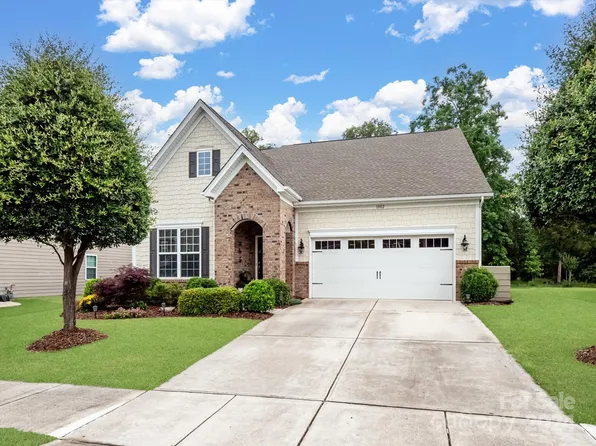 1082 Crawford Dr, Lancaster, SC 29720