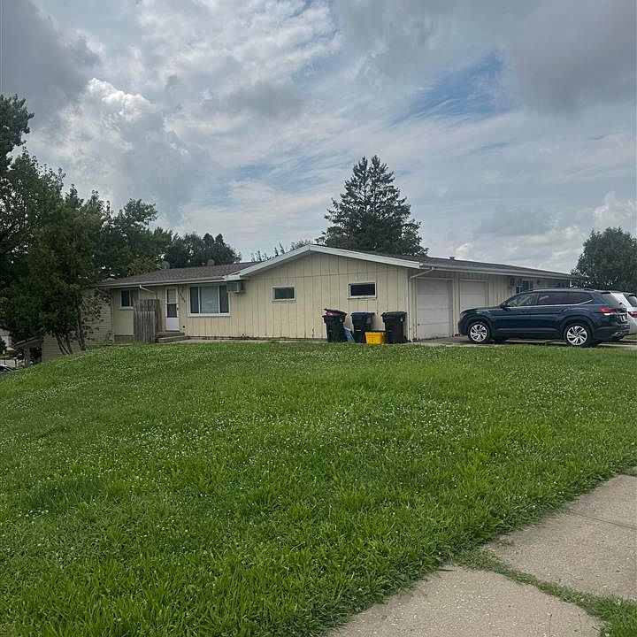 2nd image of 2102-2103 10th Street Pl