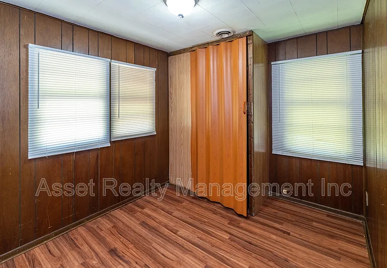 102 Wainwright Rd — Photo 8