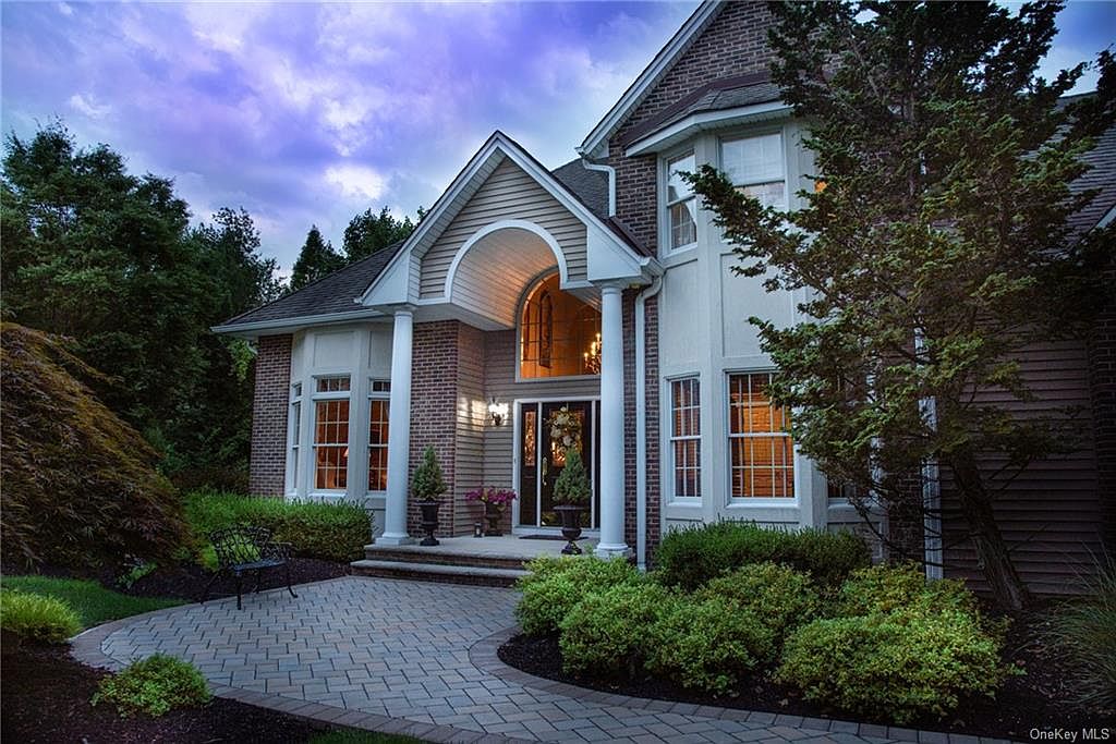 10 Camelot Way, Orangeburg, NY 10962 Zillow