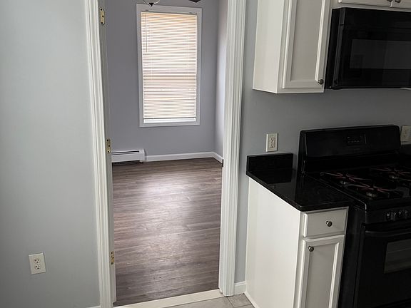 4th image of 187-189 Cumberland Rd #1