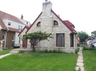 4242 N 17th St, Milwaukee, WI 53209