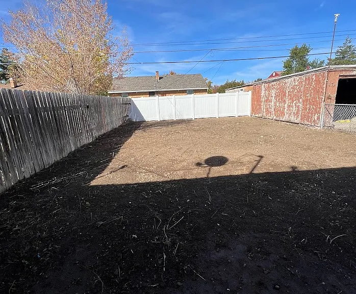 610 Holbrook Dr — Photo 8