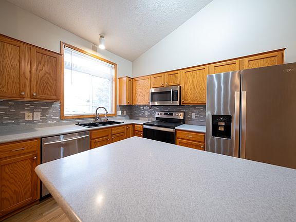 4th image of 1553 Chartreux Ave