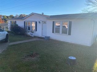 1707 White Ash Ct, High Ridge, MO 63049