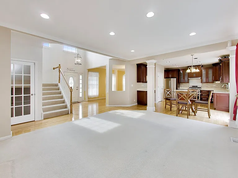 501 Tuscany Dr — Photo 7