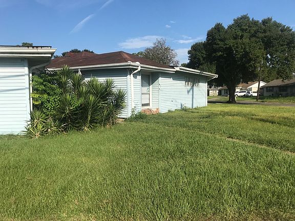 4th image of 10901 Dreux Ave