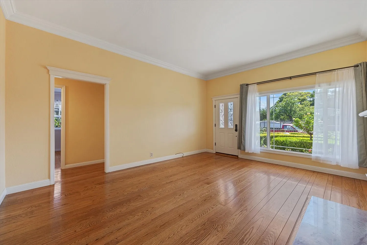 3 bed, 1490 sqft, $5,500 — Photo 4