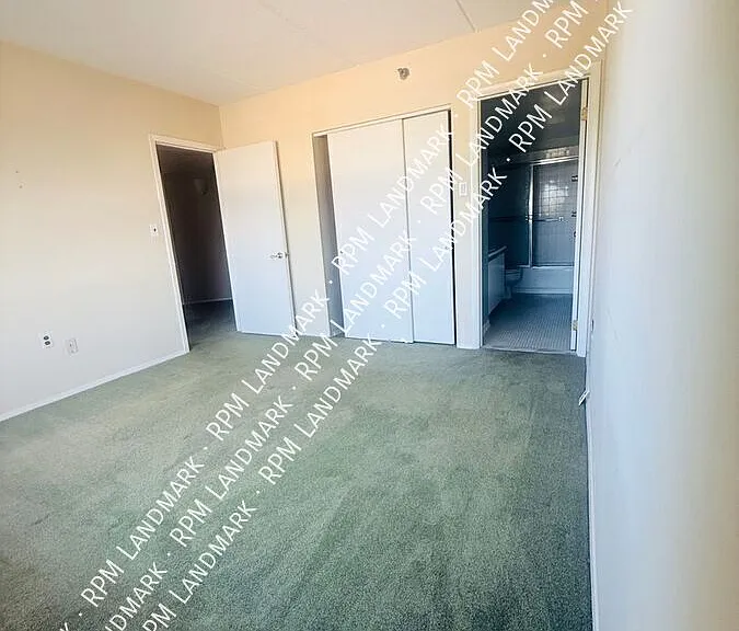 205 Mineola Blvd #5J — Photo 8