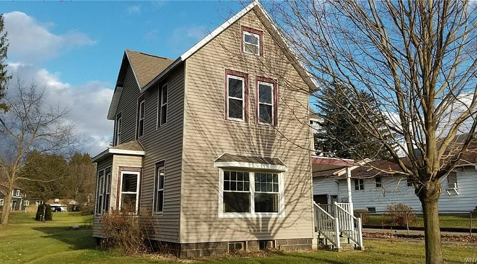 1st image of 81 E Main St