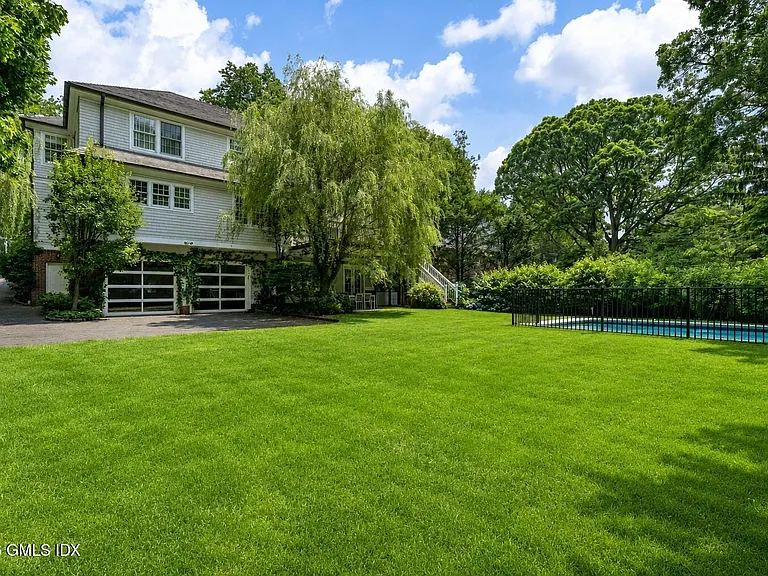 42 Breezemont Ave — Photo 28