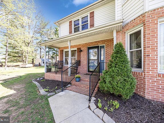 2nd image of 9800 Woodside Ct