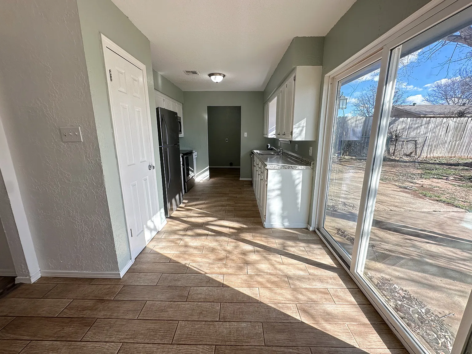 806 SE Brigadoon Way — Photo 3