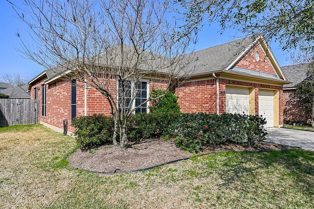 2106 Castle Gardens Lane - 1 — Photo 3
