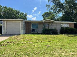 2341 Carruthers Dr, Fort Worth, TX 76112