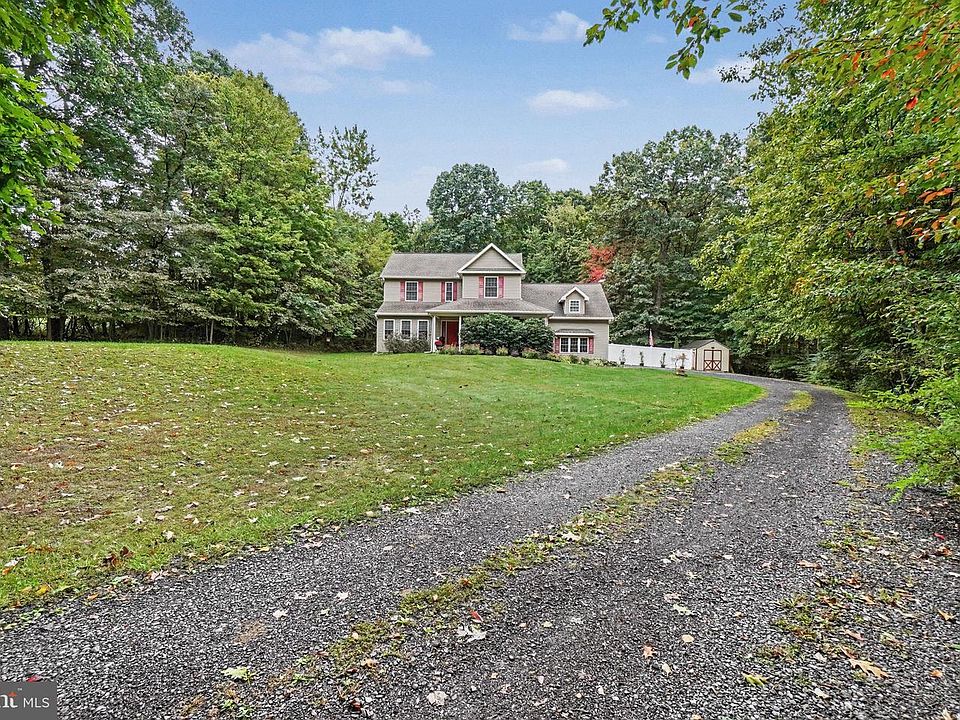 1st image of 407 Clouser Hollow Rd