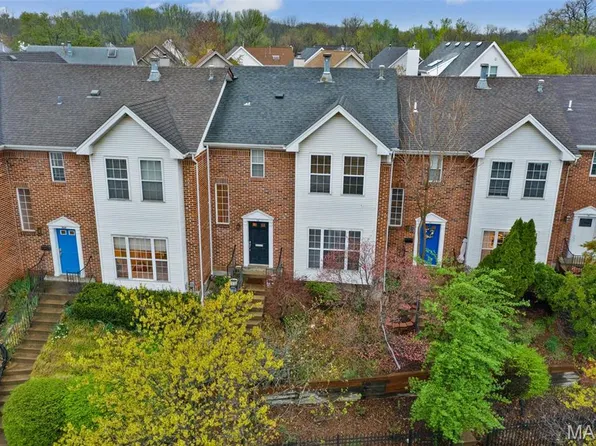 973 N Hanley Rd, Saint Louis, MO 63130
