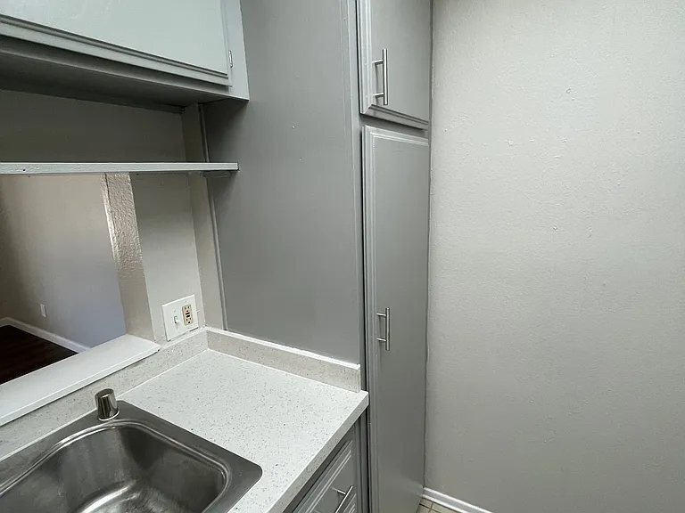 1735 E Washington St #A23 — Photo 21