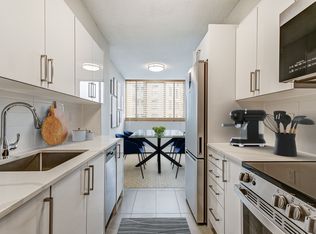 Marlborough Court, Oakville, ON L6H 3B6