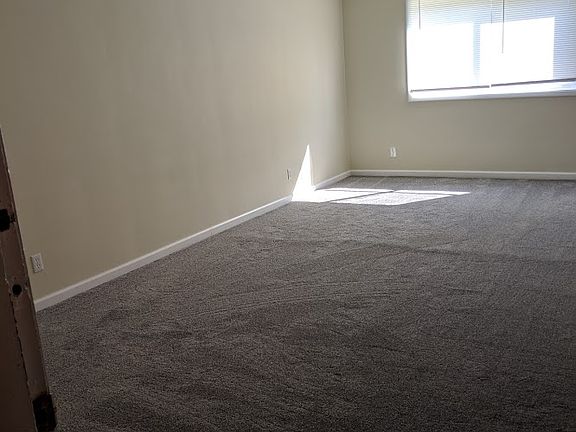 3rd image of 1685 Jane Dr APT 8