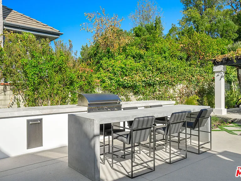 4608 Westchester Dr — Photo 48