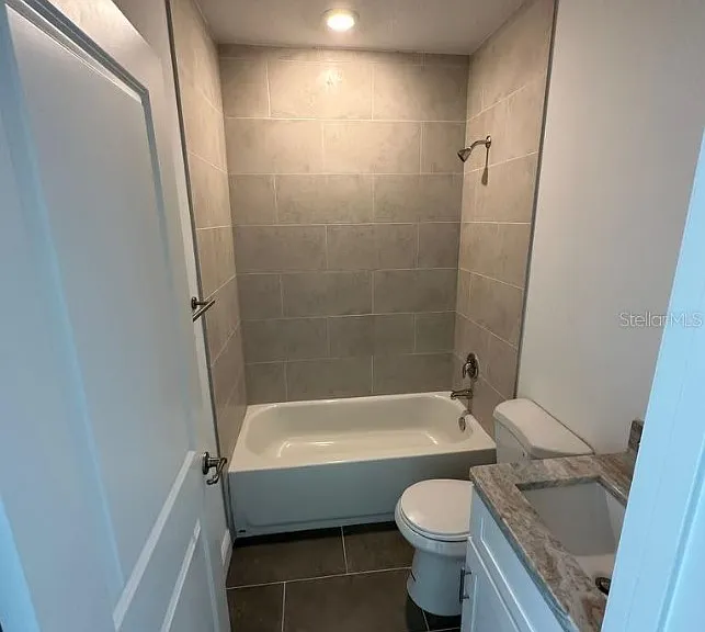542 Kilimanjaro Dr #B — Photo 7