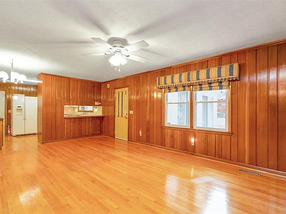 4th image of 109 Peach Valley Dr