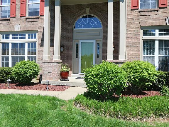 2nd image of 1685 Grandview Dr