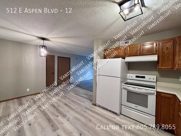512 E Aspen Blvd #12, Brandon, SD 57005