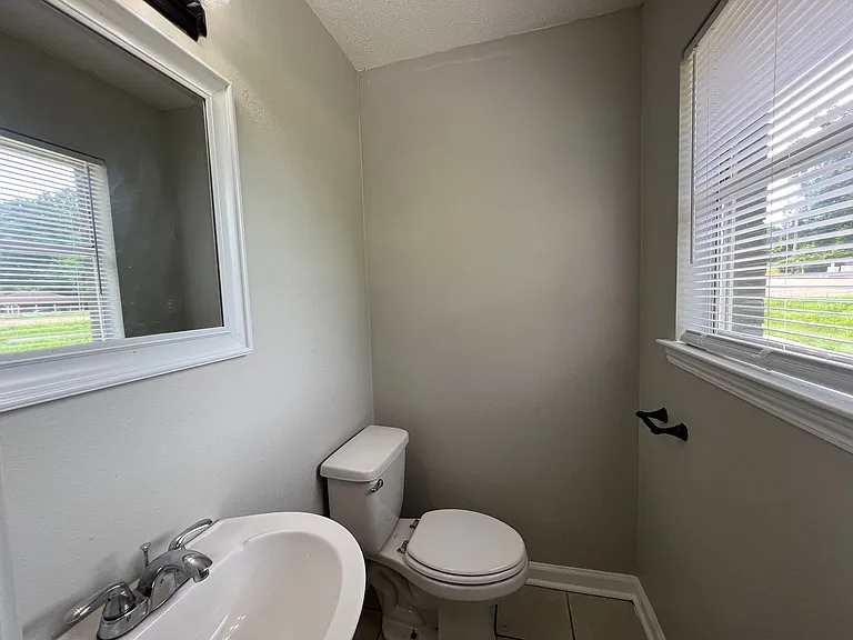 1207 Tahoe Rd — Photo 4