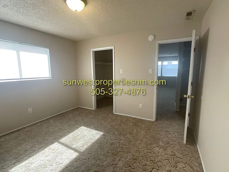 2011 N Tucker Ave — Photo 4