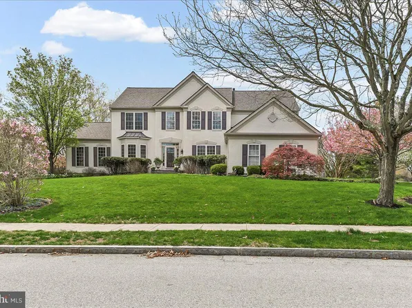 26 Saddlebrook Ln, Phoenixville, PA 19460
