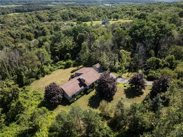 3509 Collins Rd, Syracuse, NY 13215