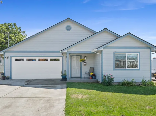 2207 8th St, Tillamook, OR 97141