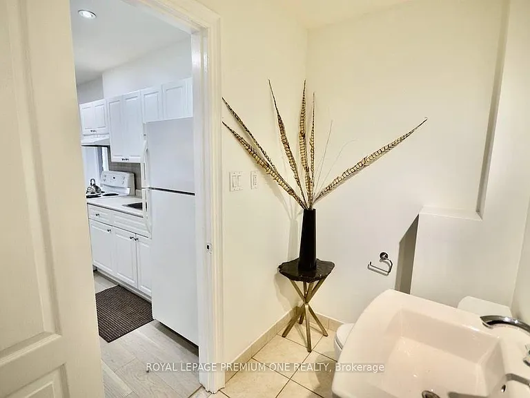 312 Rustic Rd #B — Photo 11