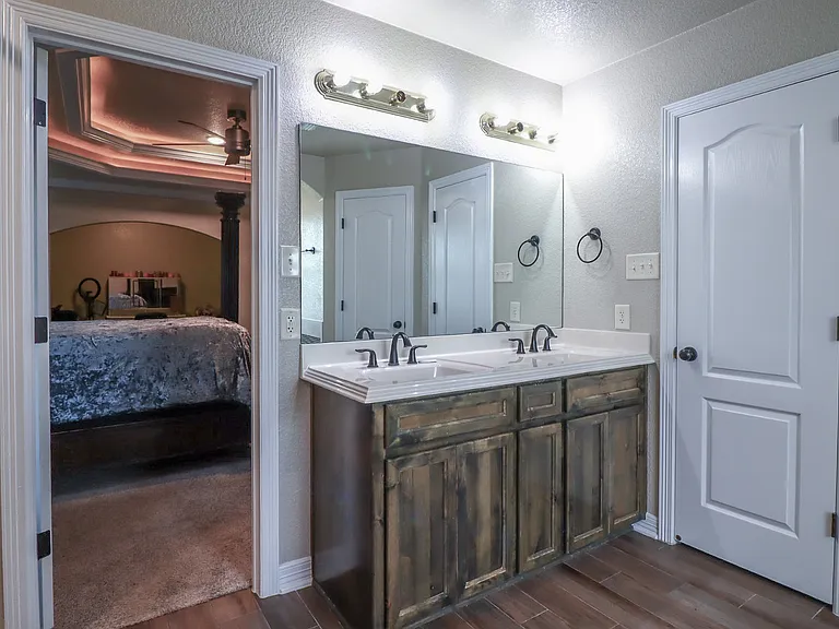 8107 Preston Hollow Dr — Photo 28