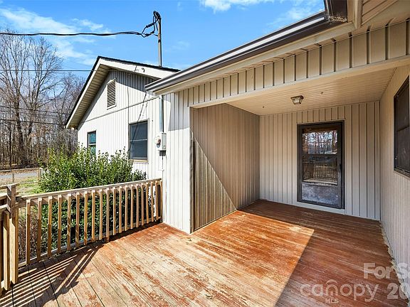 4th image of 2010 Sprucewood St