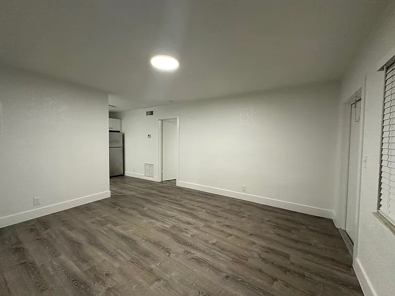 3700 NE 22nd Ave — Photo 10
