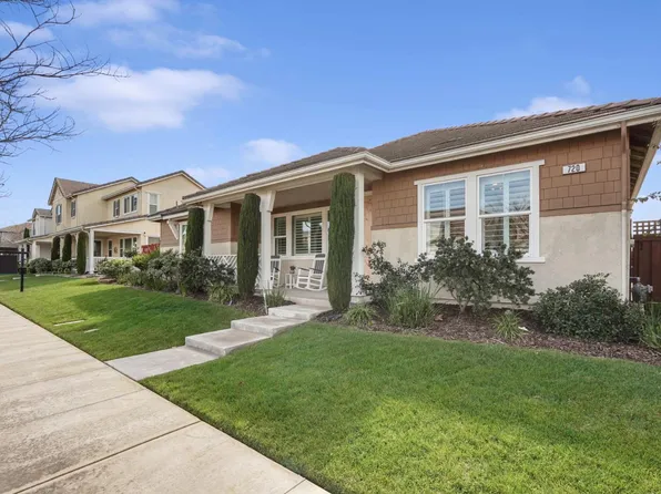 720 Channel Dr, Lathrop, CA 95330