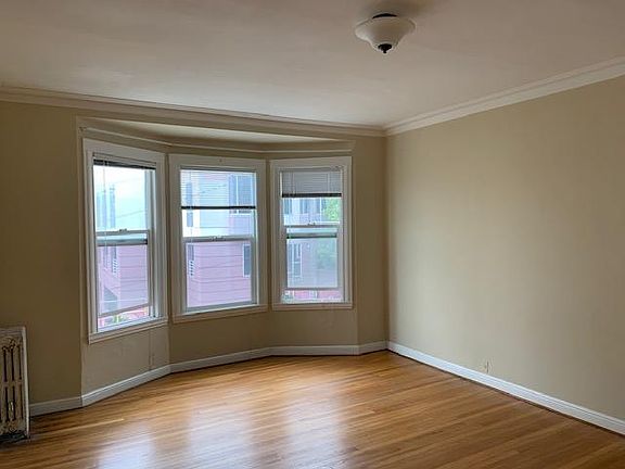 4th image of 40 Shrader St APT 201