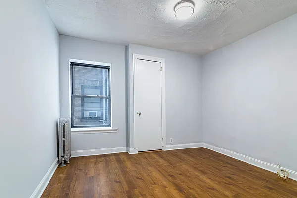 Rented by Clove Realty LLC | media 10