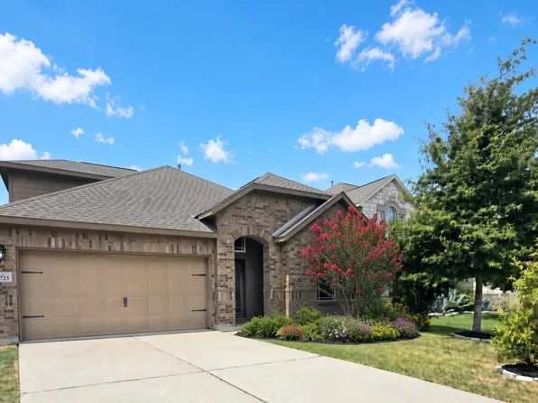 8723 W Crescent Lake Cir, Baytown, TX 77521