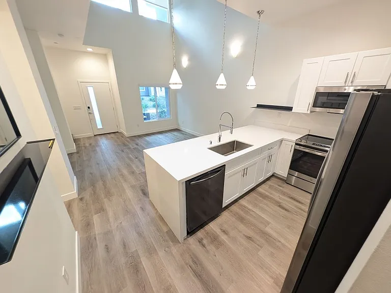 1151 Blossom Point St — Photo 7