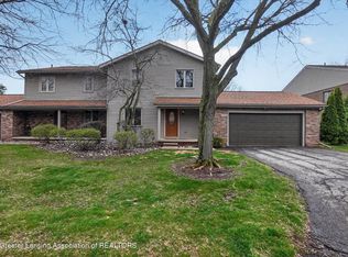 1026 Grenoble Cir, Lansing, MI
